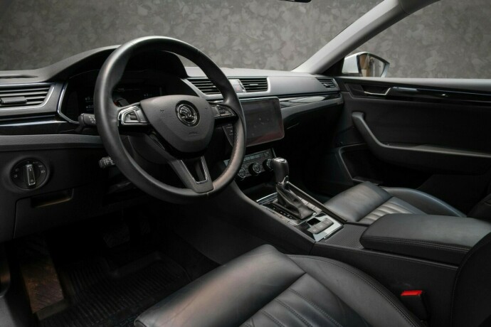 skoda-superb-diesel-2020-big-29
