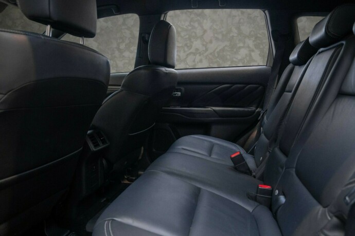 mitsubishi-outlander-elektrisitetbensin-2019-big-28