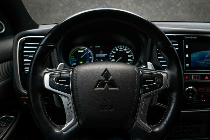 mitsubishi-outlander-elektrisitetbensin-2019-big-13