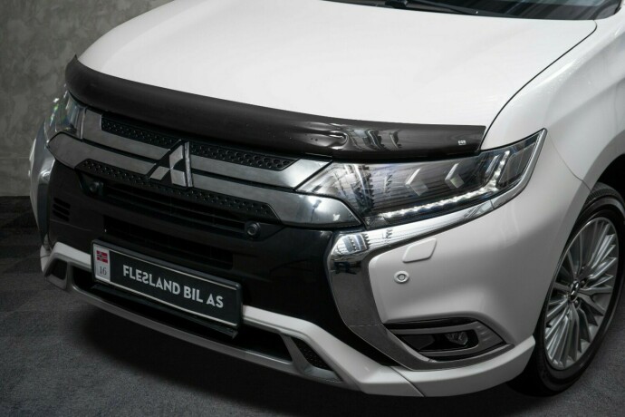 mitsubishi-outlander-elektrisitetbensin-2019-big-3