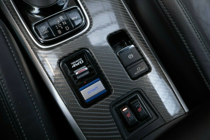 mitsubishi-outlander-elektrisitetbensin-2019-big-22