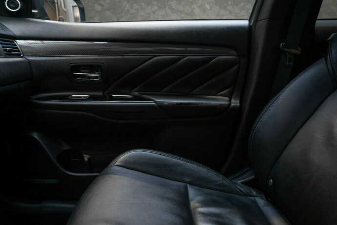 mitsubishi-outlander-elektrisitetbensin-2019-big-17