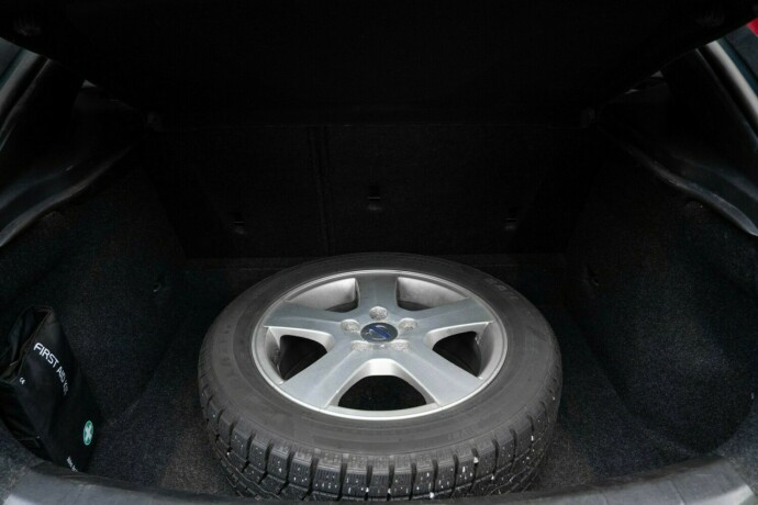 volvo-v40-diesel-2013-big-31