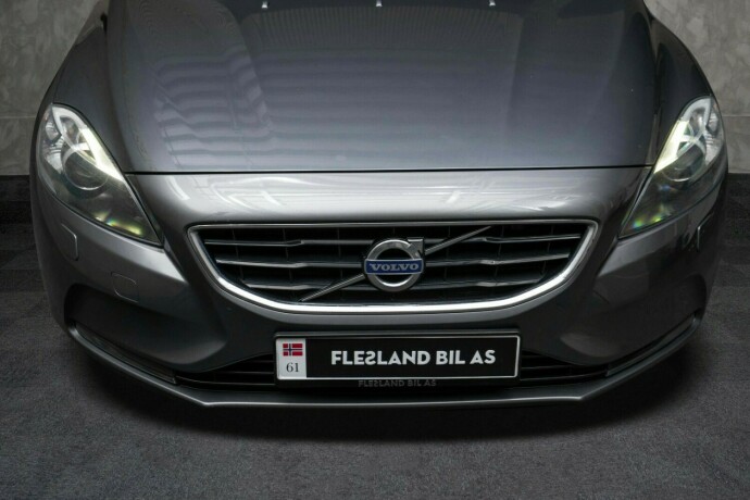 volvo-v40-diesel-2013-big-4