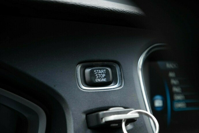 volvo-v40-diesel-2013-big-16