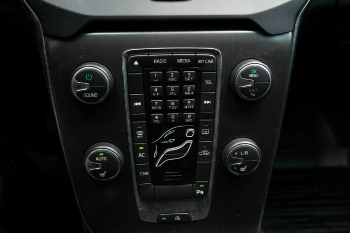 volvo-v40-diesel-2013-big-20