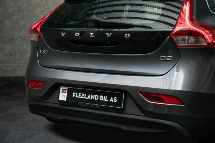 volvo-v40-diesel-2013-big-7
