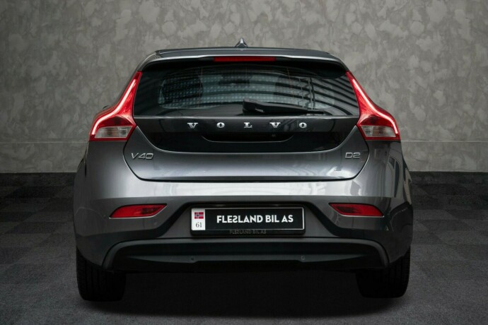 volvo-v40-diesel-2013-big-9