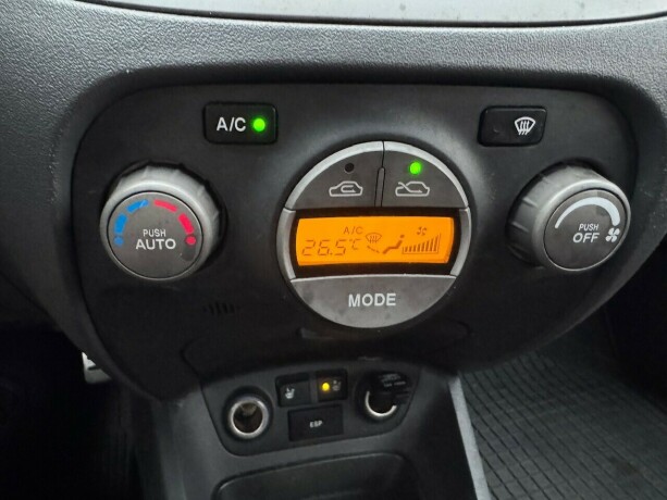 kia-rio-bensin-2005-big-14