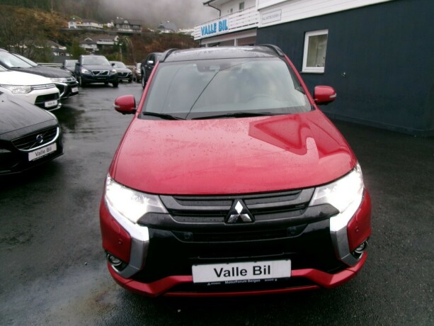 mitsubishi-outlander-elektrisitetbensin-2018-big-1