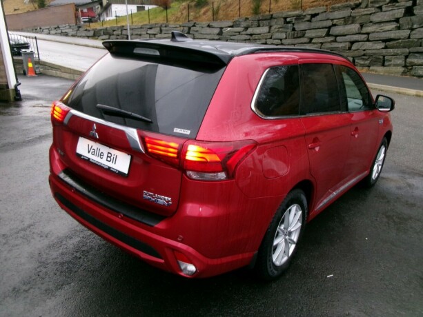 mitsubishi-outlander-elektrisitetbensin-2018-big-5