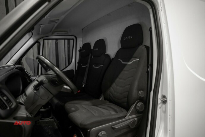 iveco-daily-diesel-2020-big-25