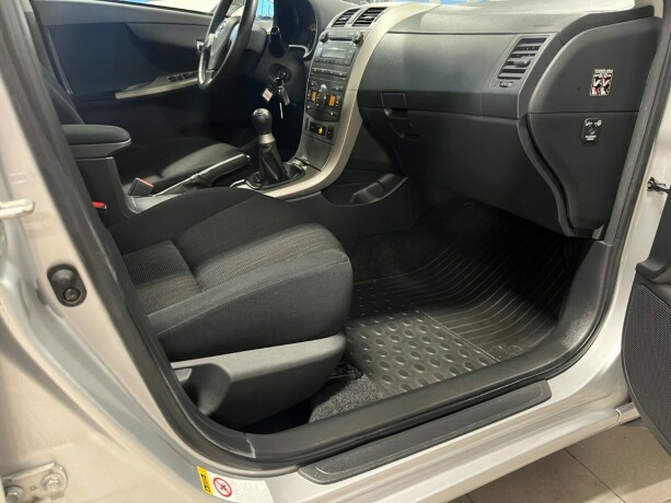 toyota-corolla-bensin-2008-big-27