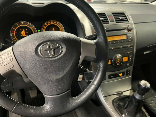 toyota-corolla-bensin-2008-big-31