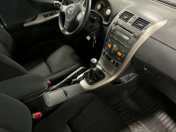 toyota-corolla-bensin-2008-big-26