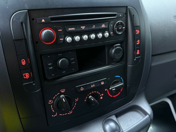 citroen-jumpy-diesel-2014-big-15