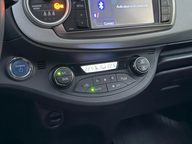 toyota-yaris-bensin-2014-big-24