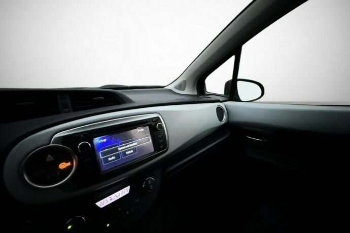 toyota-yaris-bensin-2014-big-29