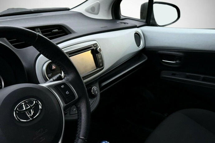 toyota-yaris-bensin-2014-big-19