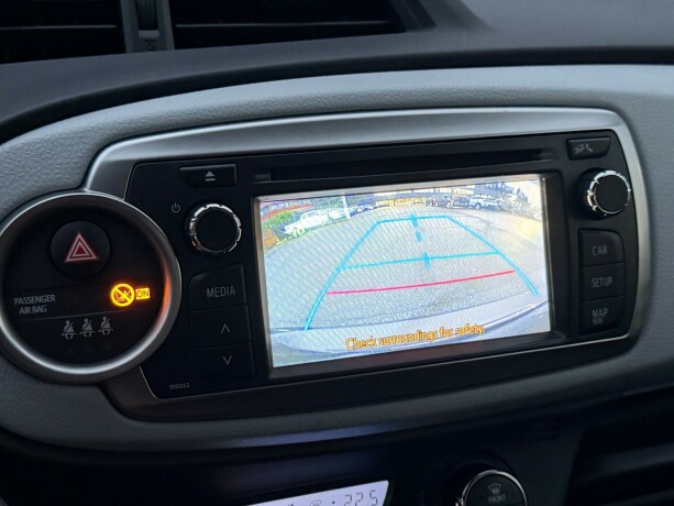 toyota-yaris-bensin-2014-big-28