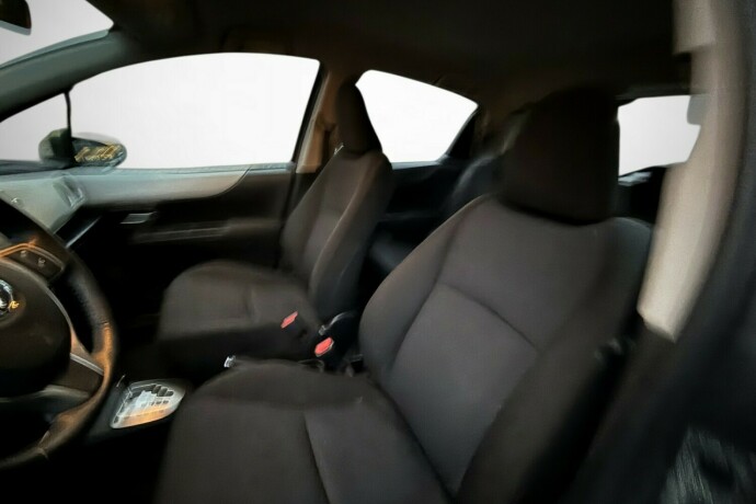 toyota-yaris-bensin-2014-big-17