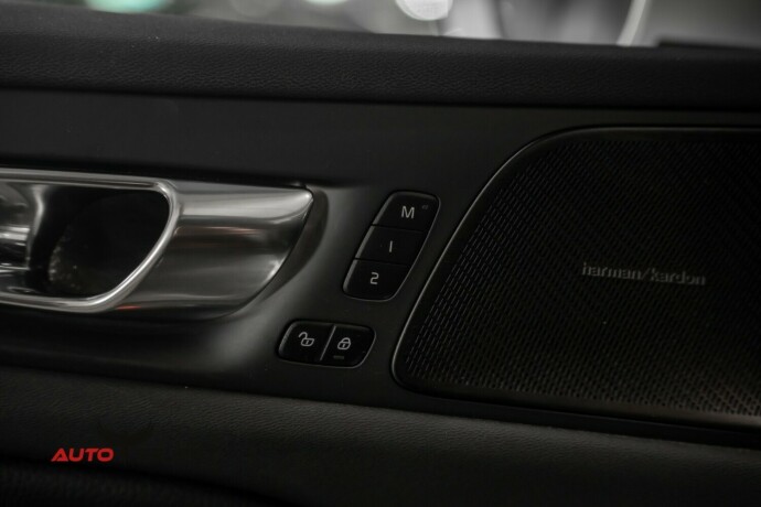 volvo-v60-elektrisitetbensin-2021-big-28