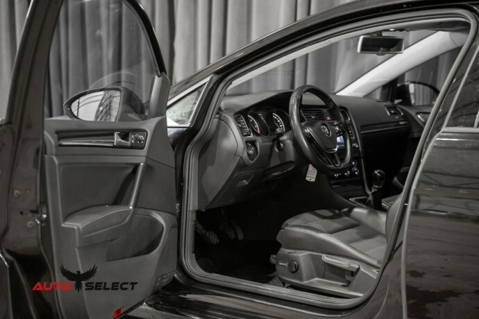 volkswagen-golf-diesel-2014-big-19