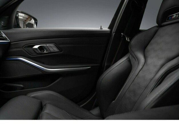 bmw-m3-bensin-2021-big-37