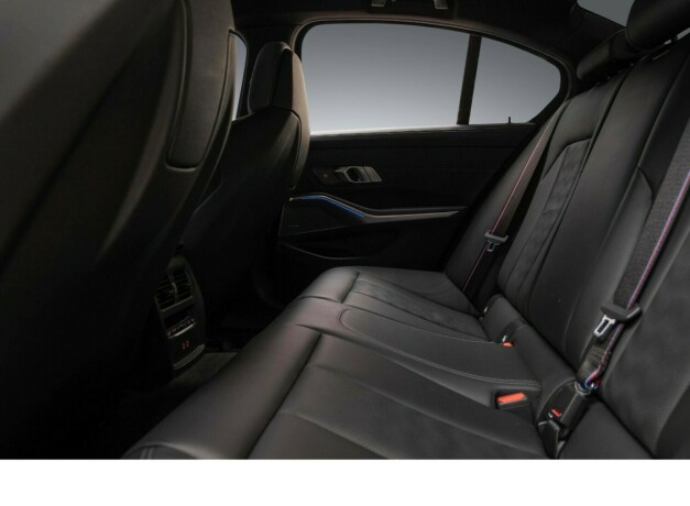 bmw-m3-bensin-2021-big-40