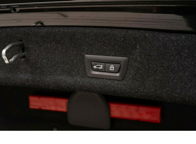 bmw-m3-bensin-2021-big-42