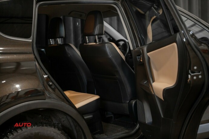 toyota-rav4-elektrisitetbensin-2018-big-13