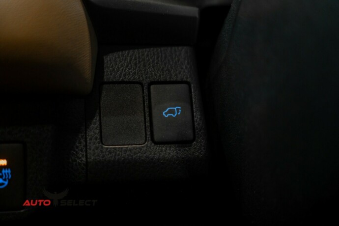 toyota-rav4-elektrisitetbensin-2018-big-29