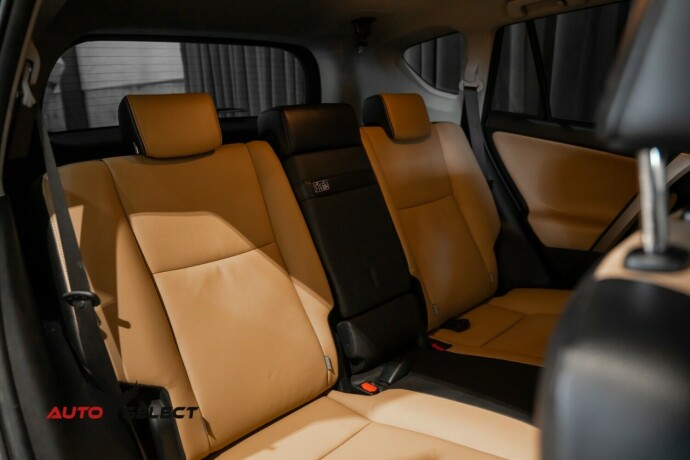 toyota-rav4-elektrisitetbensin-2018-big-14