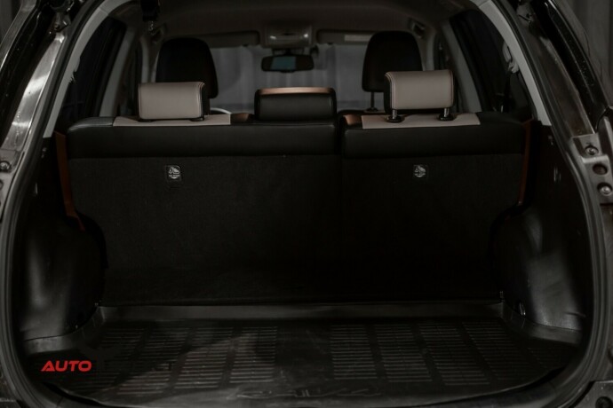 toyota-rav4-elektrisitetbensin-2018-big-9