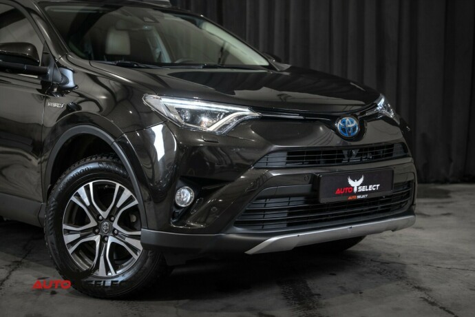 toyota-rav4-elektrisitetbensin-2018-big-2