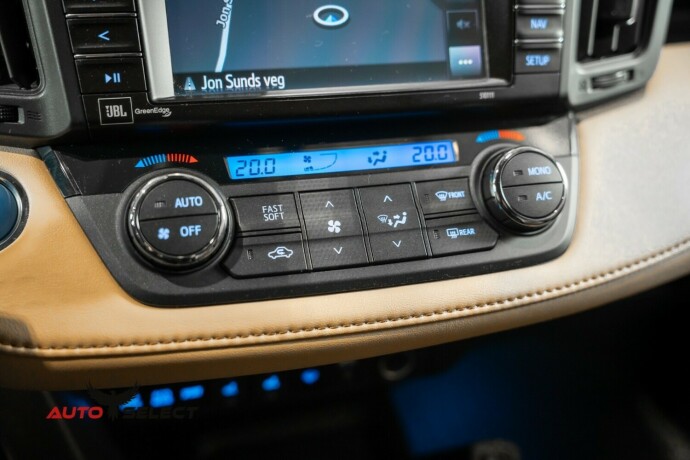 toyota-rav4-elektrisitetbensin-2018-big-35