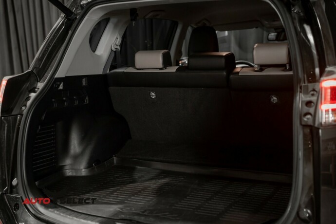 toyota-rav4-elektrisitetbensin-2018-big-10