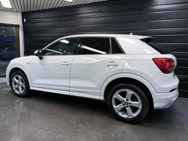 audi-q2-bensin-2017-big-3