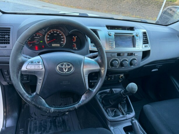 toyota-hilux-diesel-2014-big-7