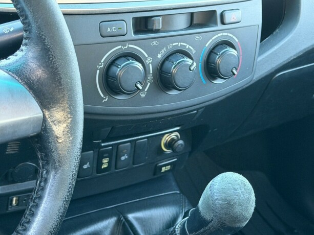 toyota-hilux-diesel-2014-big-9