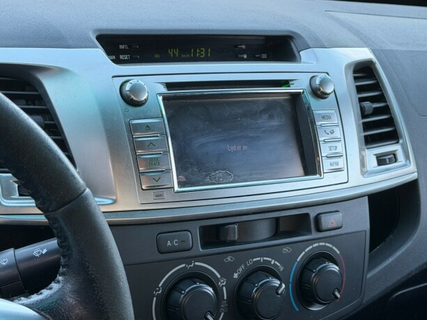 toyota-hilux-diesel-2014-big-8