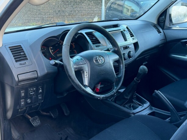 toyota-hilux-diesel-2014-big-6