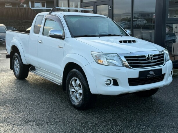 toyota-hilux-diesel-2014-big-0