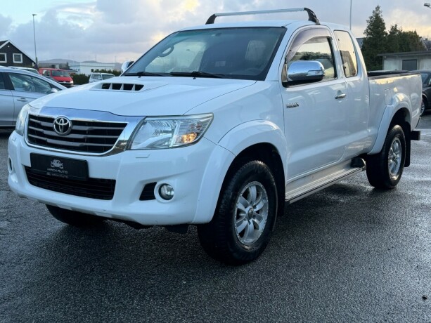 toyota-hilux-diesel-2014-big-2