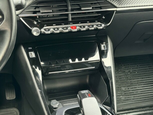 peugeot-2008-bensin-2020-big-11