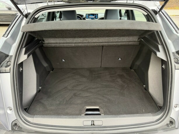 peugeot-2008-bensin-2020-big-17