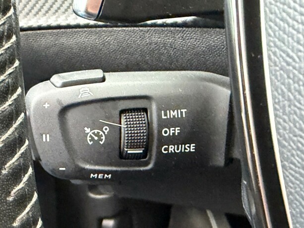 peugeot-2008-bensin-2020-big-16