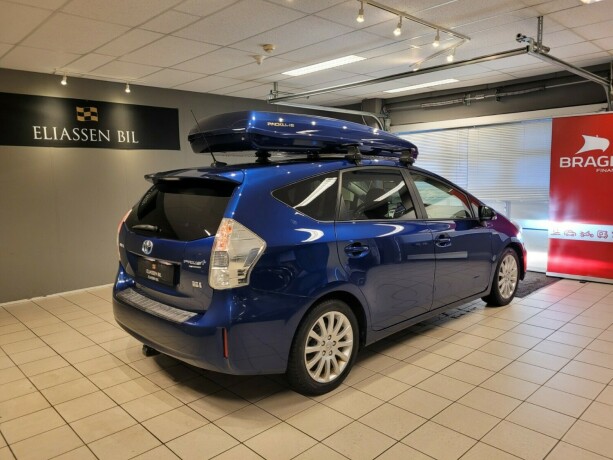 toyota-prius-seven-elektrisitetbensin-2013-big-3