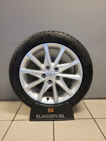 toyota-prius-seven-elektrisitetbensin-2013-big-25