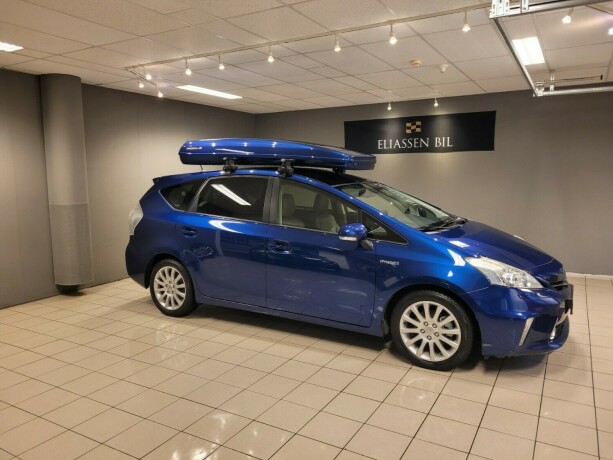 toyota-prius-seven-elektrisitetbensin-2013-big-1